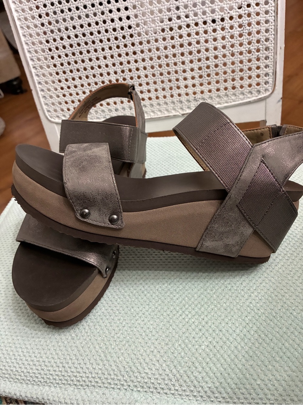 Women's Metallic Taupe Wedge Sandals - Comfortable Platform Straps